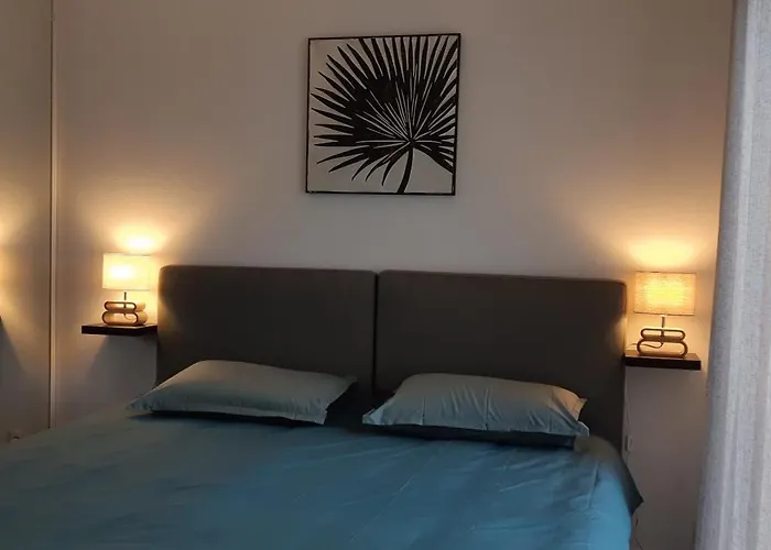 Appartement vue mer à 100m de la plage au centre de Carantec