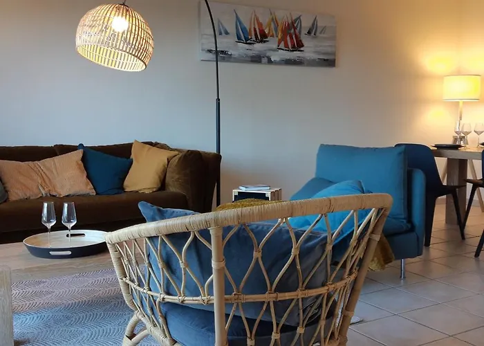 Appartement vue mer à 100m de la plage au centre de Carantec